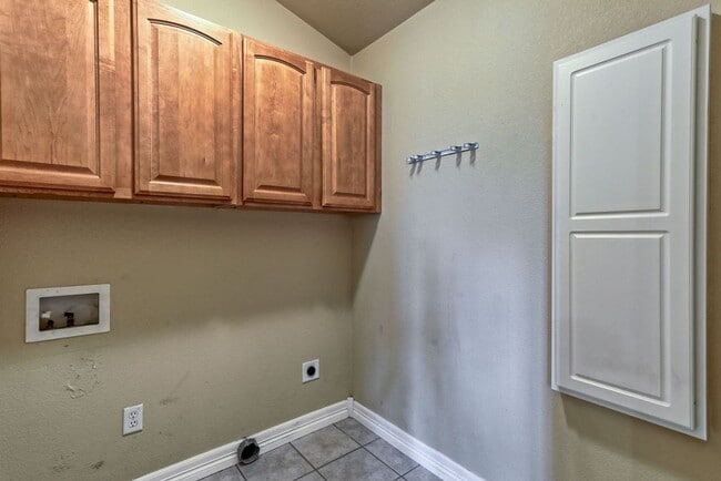 Building Photo - 4 Bedroom 3 Bath Ranch in Greeley