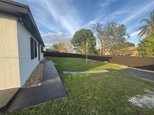 Building Photo - 29523 SW 144th Ct