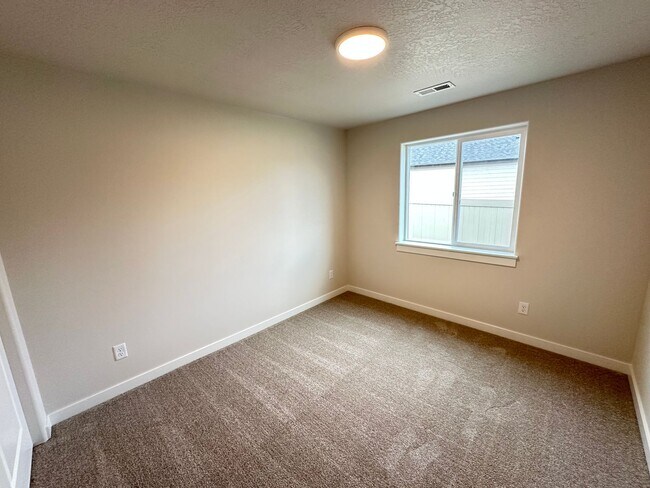 Building Photo - Brand New Hayden North Home