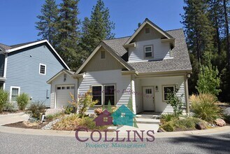 Building Photo - 215 Pello Ln