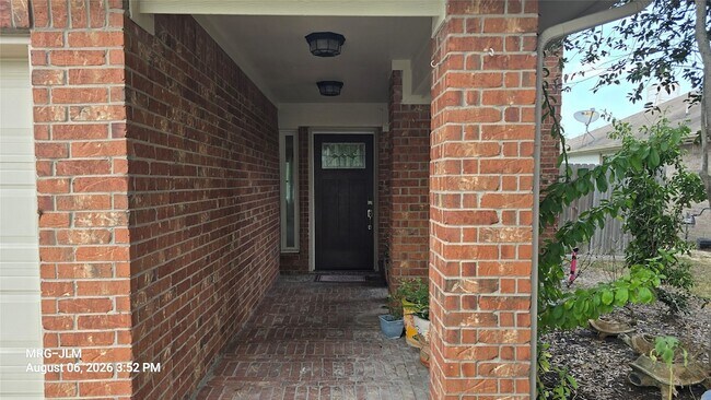 Building Photo - 7239 Foxbrook Dr