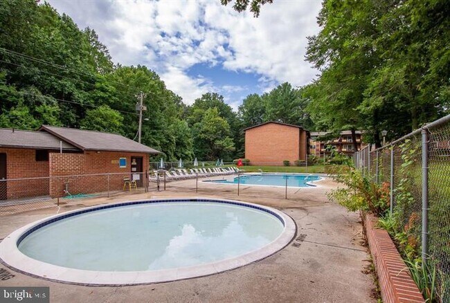 Building Photo - 10028 Fair Wds Dr