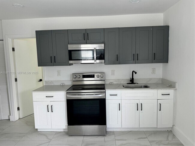 Building Photo - 1445 NW 34th St