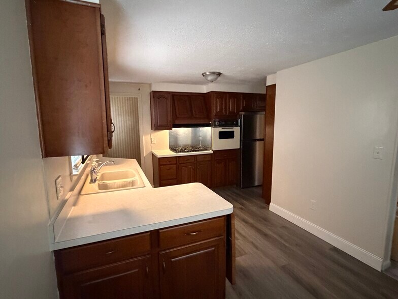 Building Photo - 152 Clover Ridge Dr