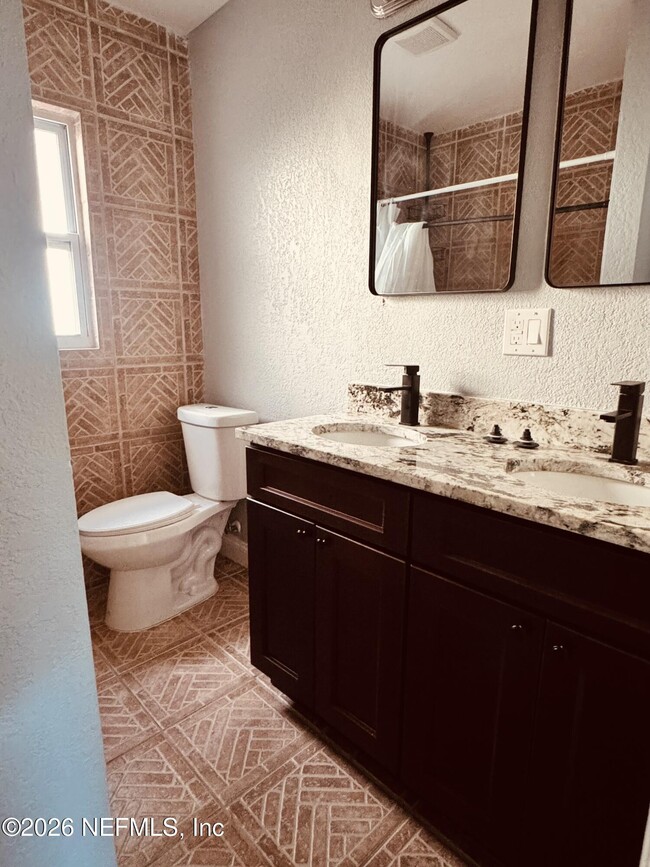 Building Photo - 3926 Ruby Dr W