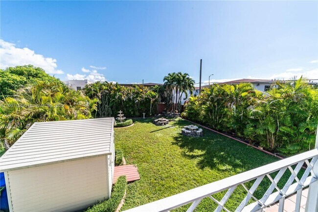 Building Photo - 23 NW 33rd Ave