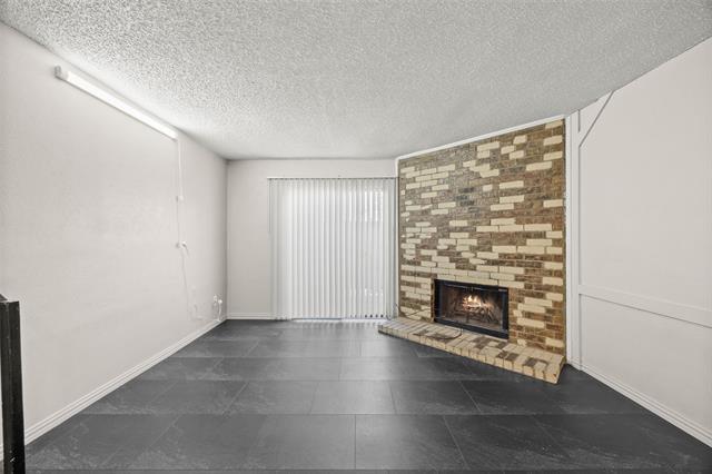 Building Photo - 601 Carriagehouse Ln