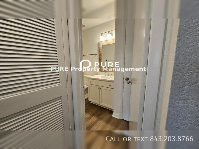 Building Photo - 50% off One Months Rent! Sign a Lease by 1...