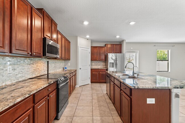 Building Photo - CARLTON LAKES HOMES FOR RENT!