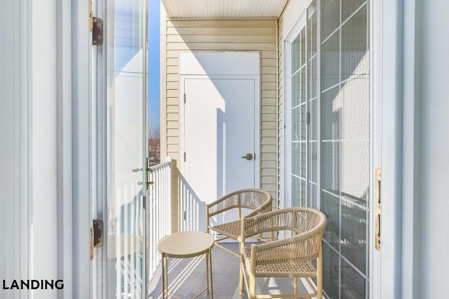 Building Photo - 100 River Park Dr