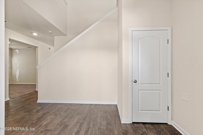 Building Photo - 8466 Cape Fox Dr