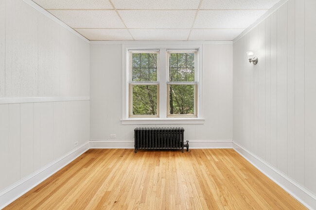 Building Photo - 1440 W Howard St