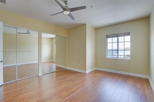 Building Photo - 406 SW 14th Ave