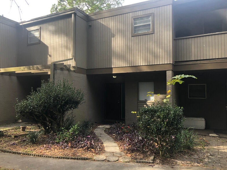 Building Photo - 701 SW 75th St