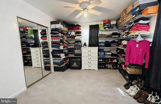 Building Photo - 610 Ogden Dr