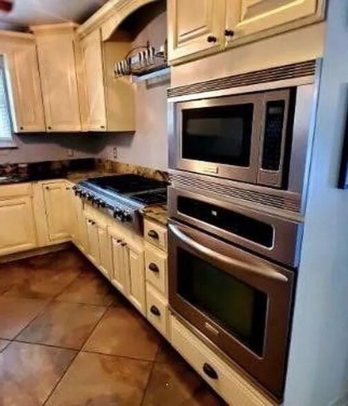 Building Photo - 212 Canulette Rd