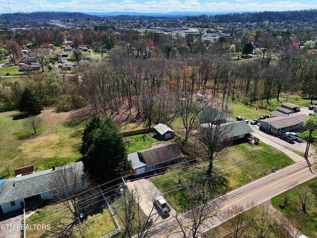 Building Photo - 548 Murray Rd NW