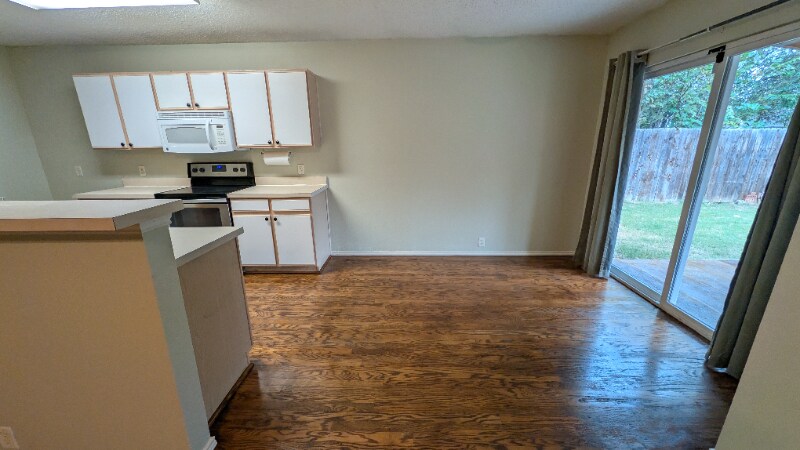 Building Photo - 921 Wintercreek Dr