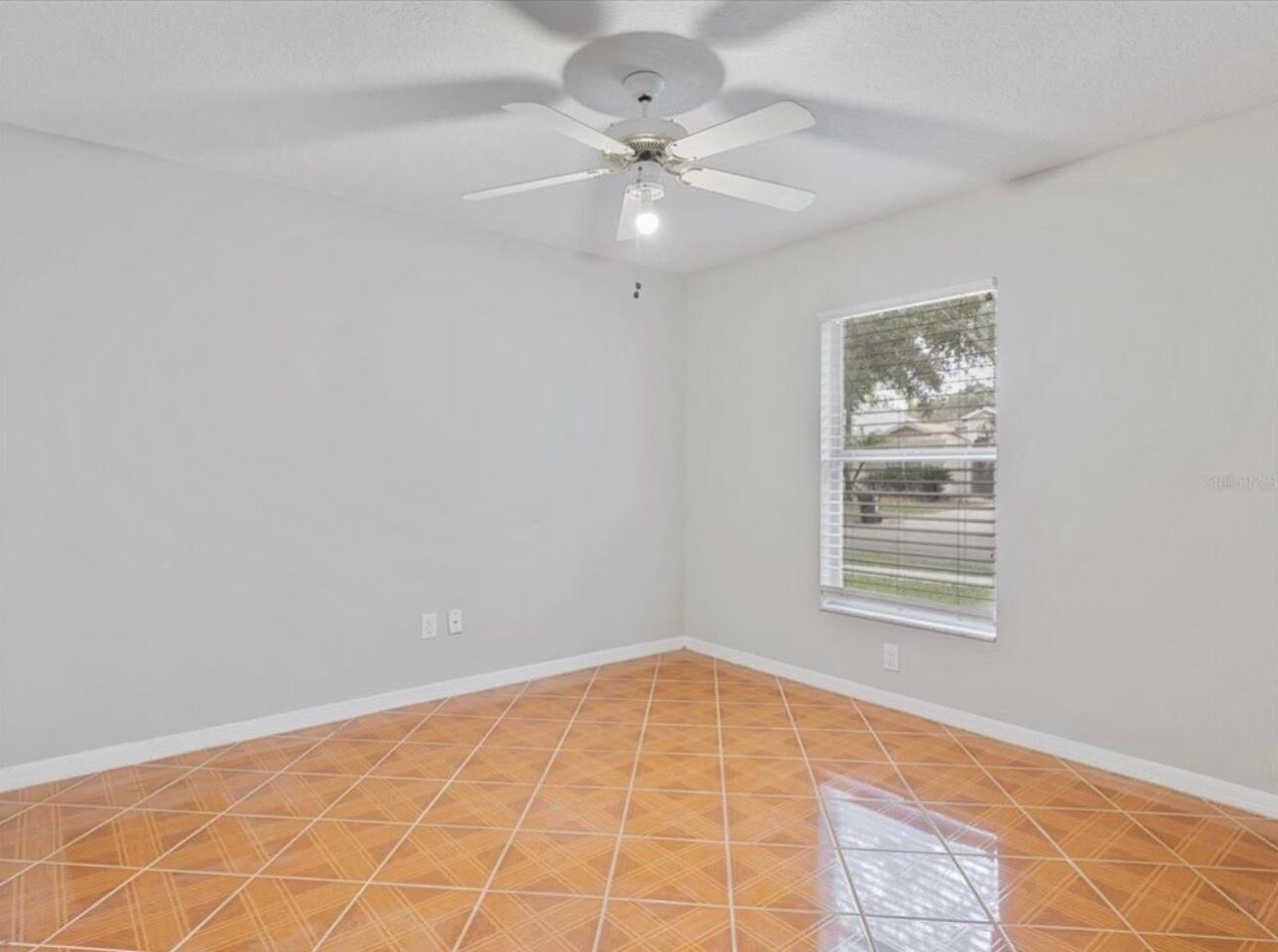 Building Photo - 5725 Hawklake Rd