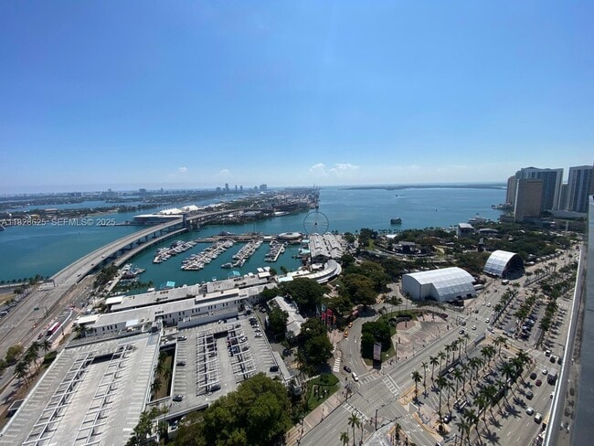 Building Photo - 398 NE 5th St