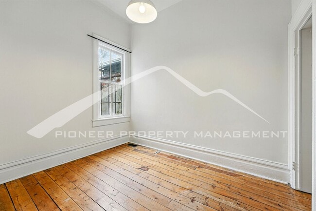Building Photo - 3415 Arapahoe St