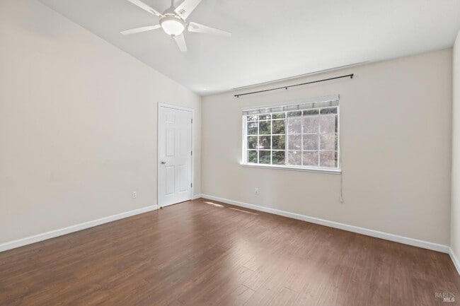 Building Photo - 1734 Zinfandel Dr