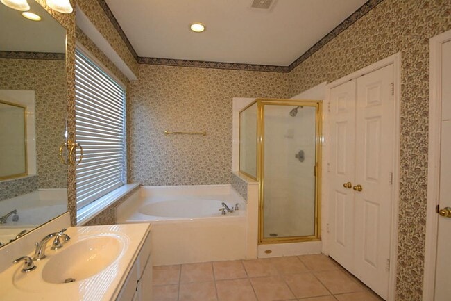 Building Photo - 15307 Amesbury Ln