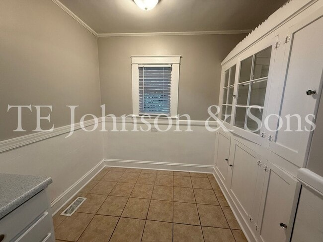 Building Photo - 2 Bedroom Home in Washington Park