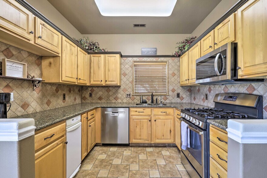 Building Photo - 1804 E West Pinion Cir