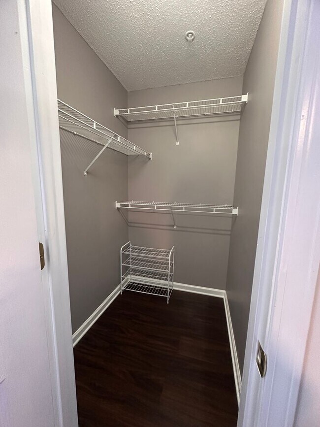 Building Photo - Cozy 2BR 2BA Condo in High Point