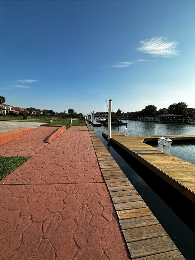 Building Photo - 617 Constellation Blvd