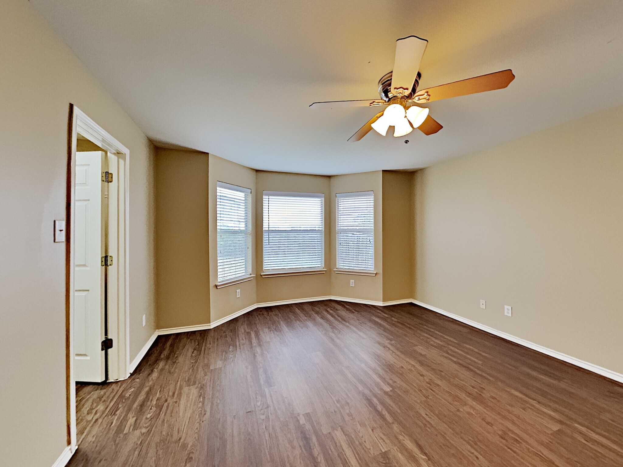 Building Photo - 6907 Macaway Crk