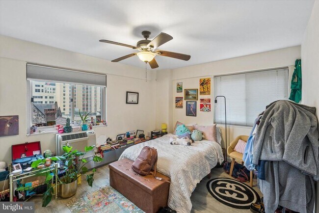 Building Photo - 2101 Chestnut St