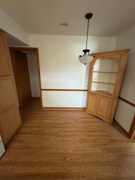 Eat in Kitchen Area - 270 Kenridge Rd