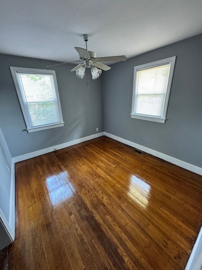 Building Photo - Cozy 4 bed 1.5 bath Ranch House in Petersburg