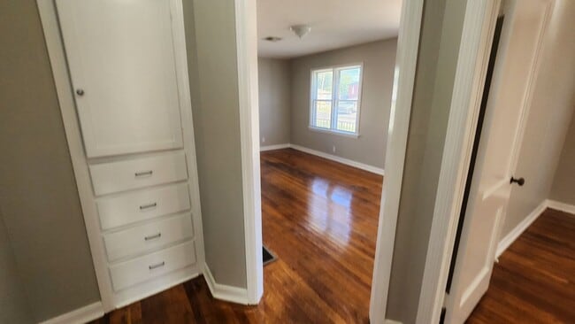 Building Photo - 3 Bedroom 1 Bath Home in Great Neighborhood!