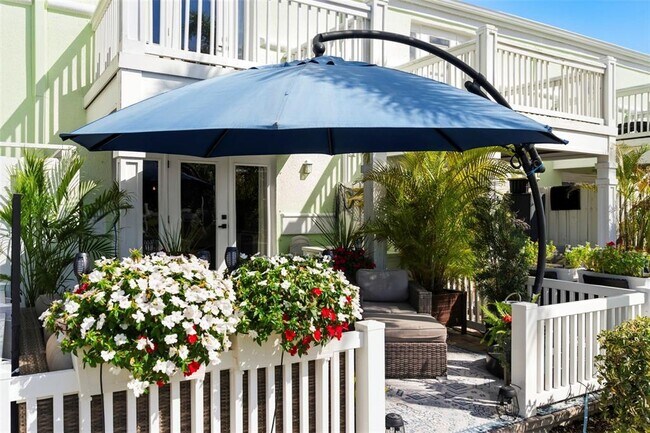 Building Photo - 4751 Coquina Key Dr SE