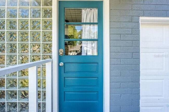 Building Photo - 2014 Newman St