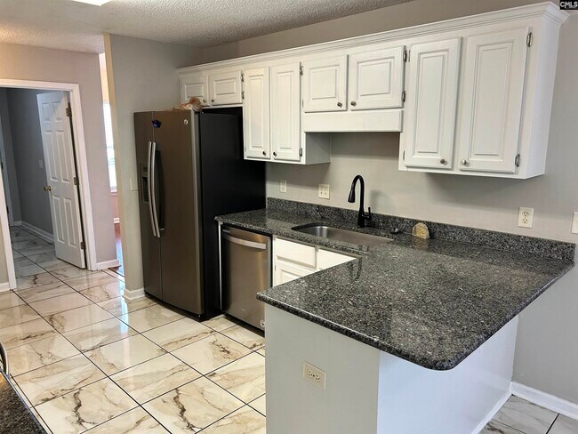 Building Photo - 405 Beech Glen Dr