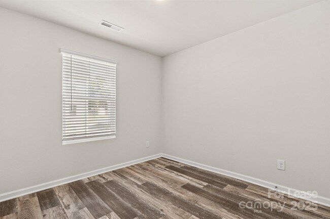 Building Photo - 117 Dogwood Vlg Trl