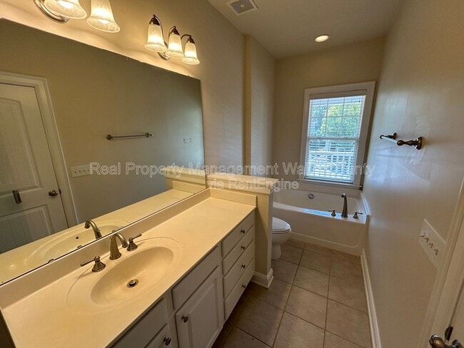 Building Photo - 7764 ACC Blvd