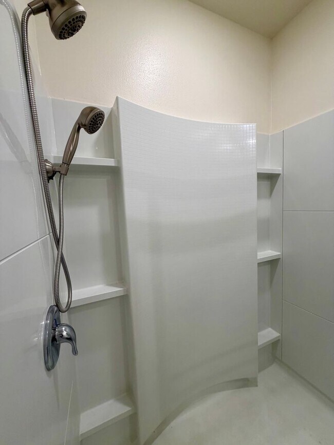 Building Photo - Palm Bay Pool Home Stunner!