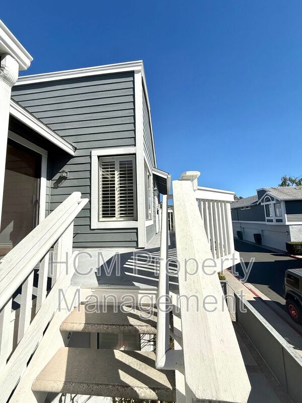 Building Photo - 329 Huntington