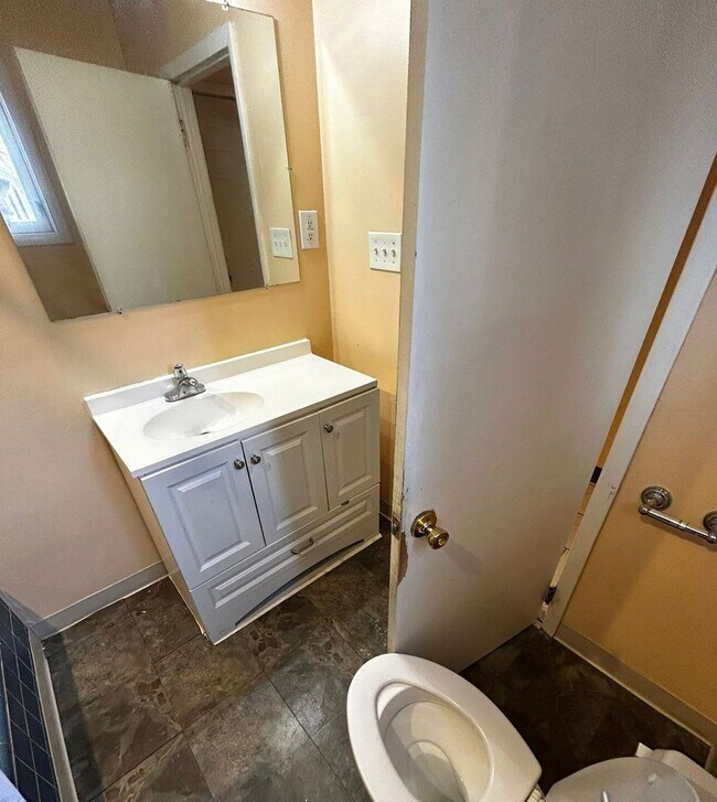 Building Photo - 133 Liberty St