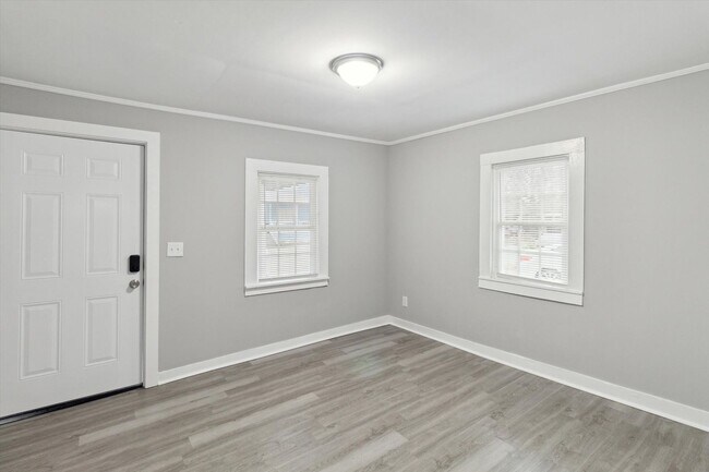 Building Photo - Large Downtown 3BR (potential 4th)/2BA House For Rent