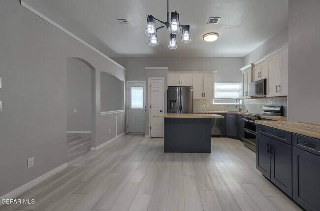 Building Photo - 4917 Marcella Santillana