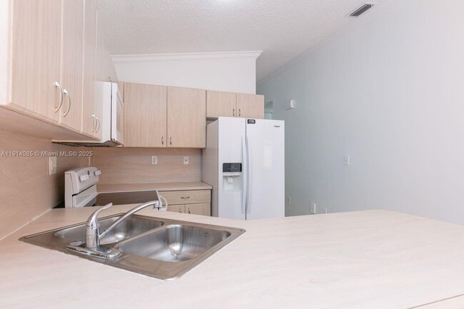 Building Photo - 8640 NW 188th Terrace