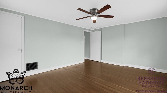 Building Photo - 223-227 S Warren