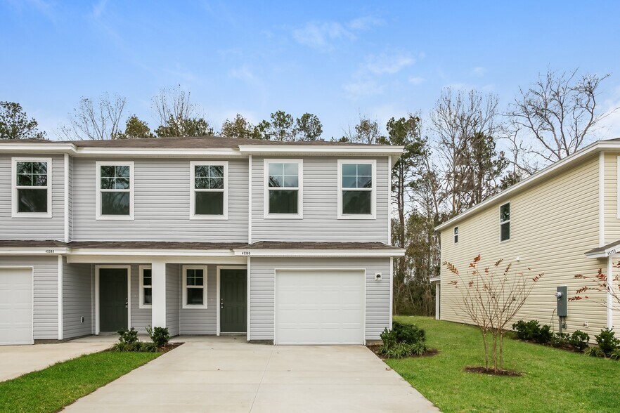 Primary Photo - 45380 Red Brick Dr
