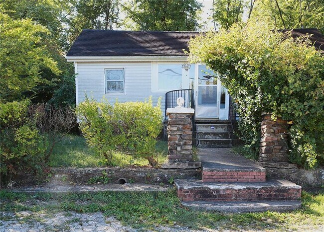Primary Photo - 1149 Indian Trail